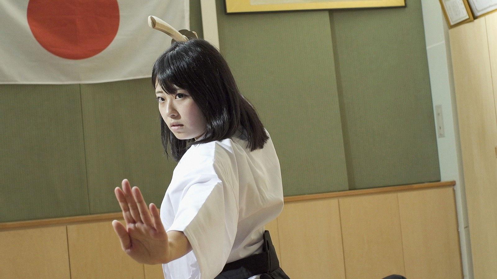 美少女剣士 月に向かっておシゴキよ！