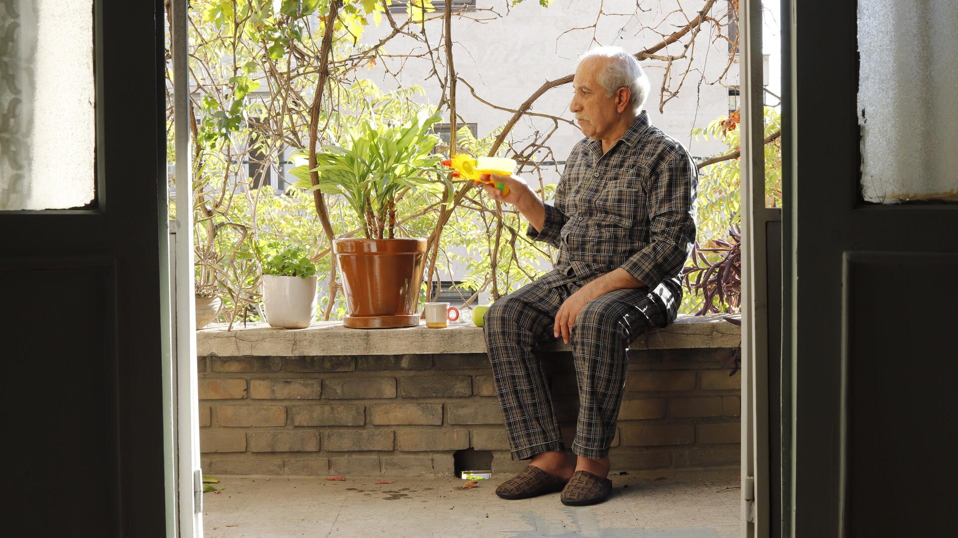 یکی از همین روزها خسرو میمیرد