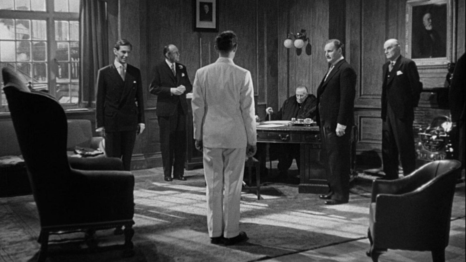 Człowiek w białym ubraniu