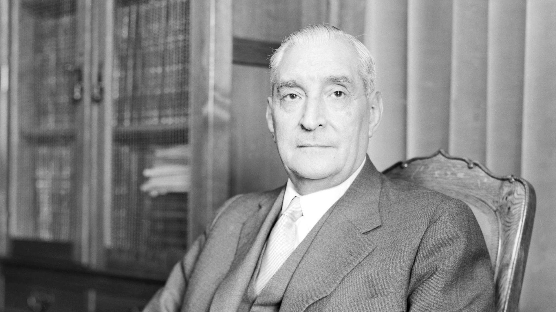 Salazar - Le Portugal à quitte ou double