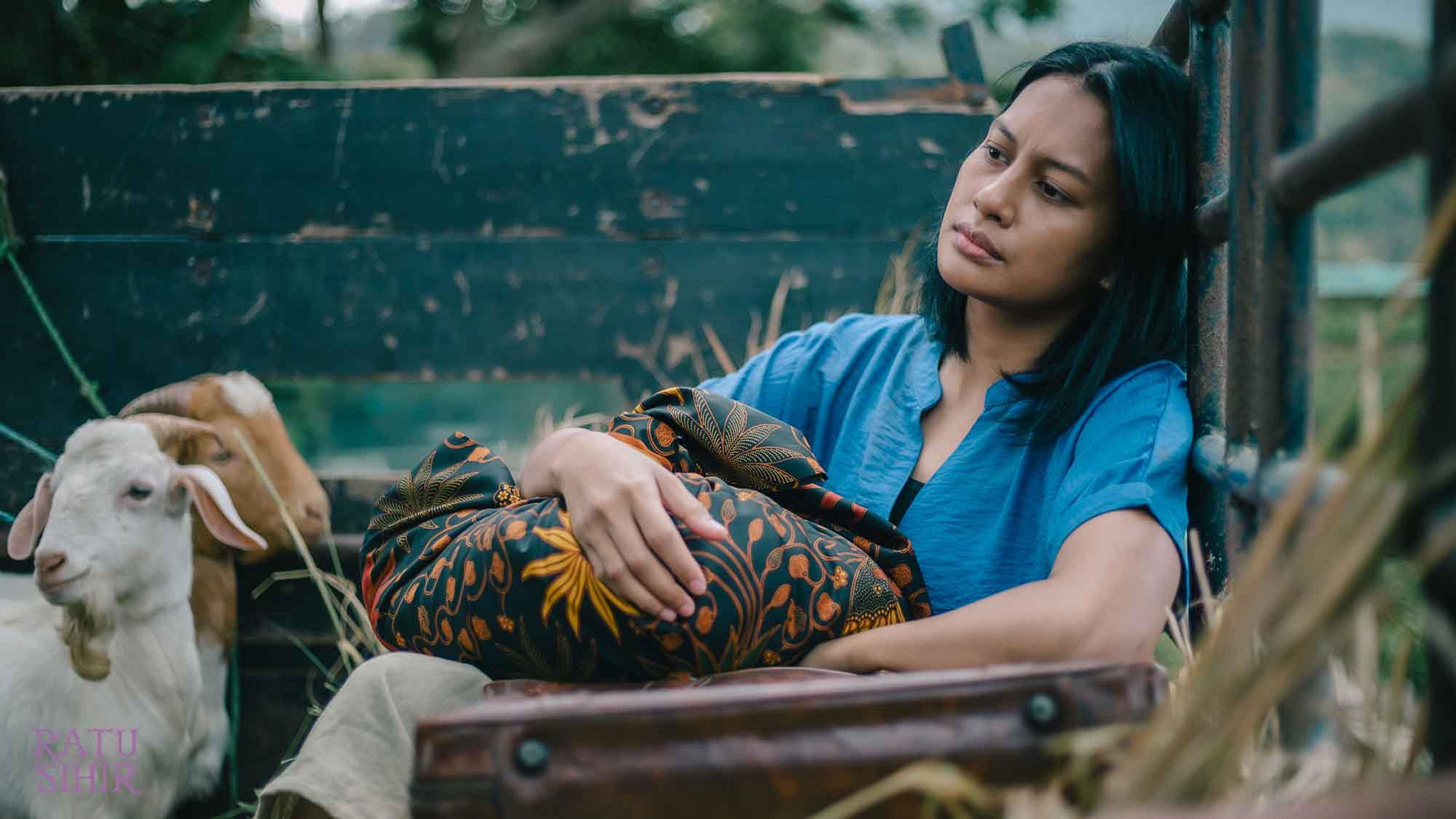 Perempuan Pembawa Sial