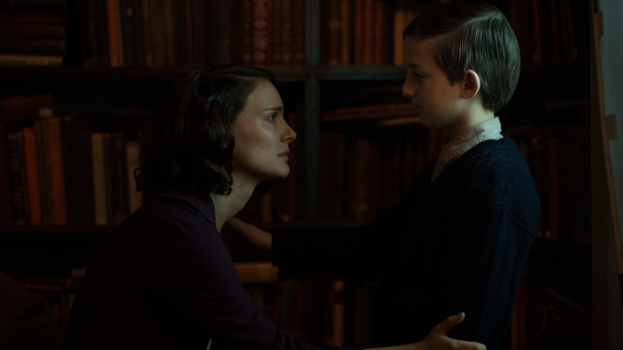 Opowieść o miłości i mroku