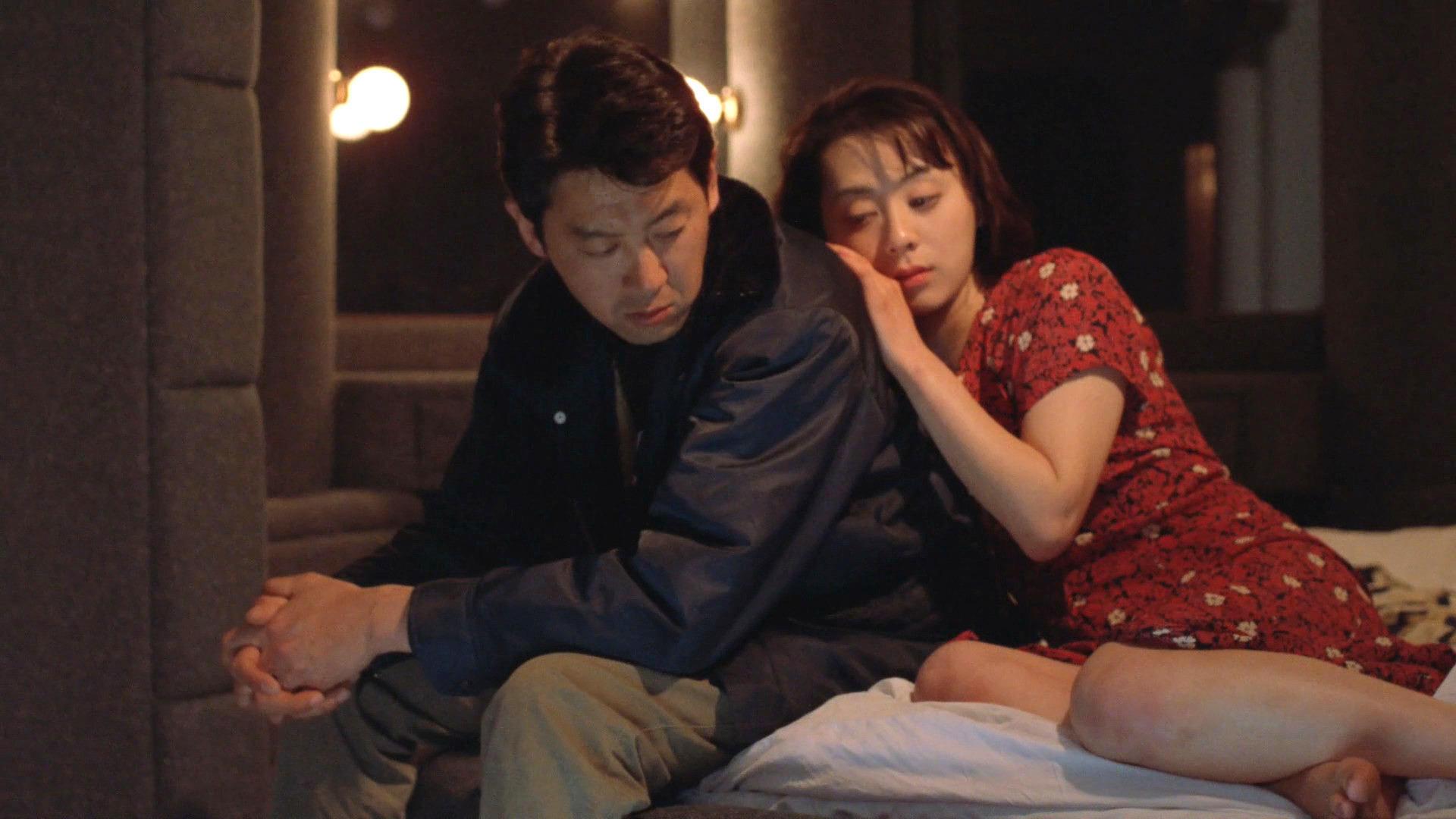 黒い下着の女 雷魚