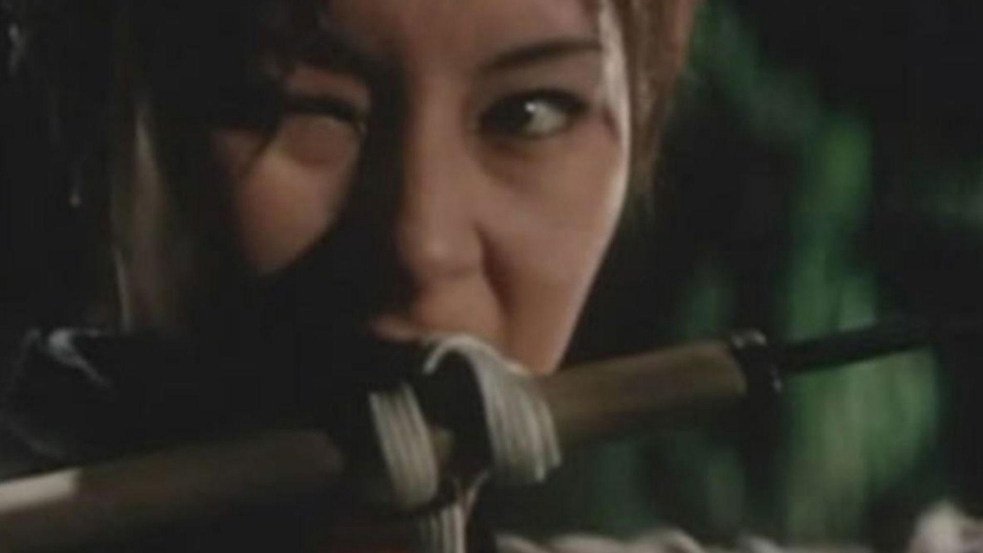 女左膳　濡れ燕片手斬り