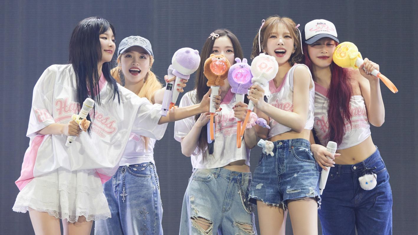 Red Velvet Happiness Diary : My Dear, ReVe1uv in Cinemas