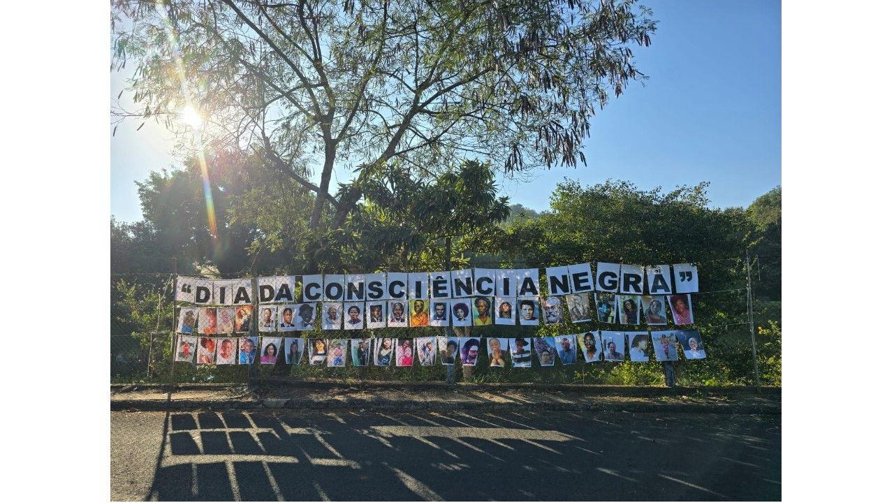 A Febre do Macaco Preto