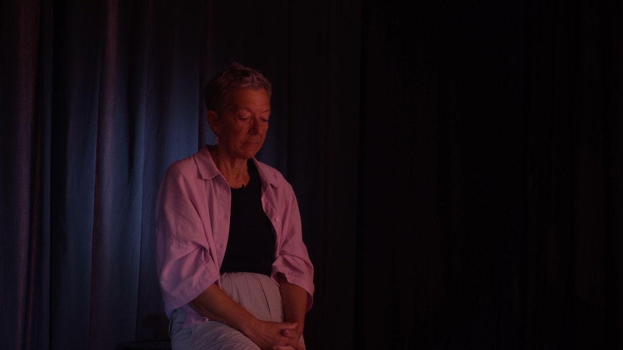 Una mujer de ojos azules