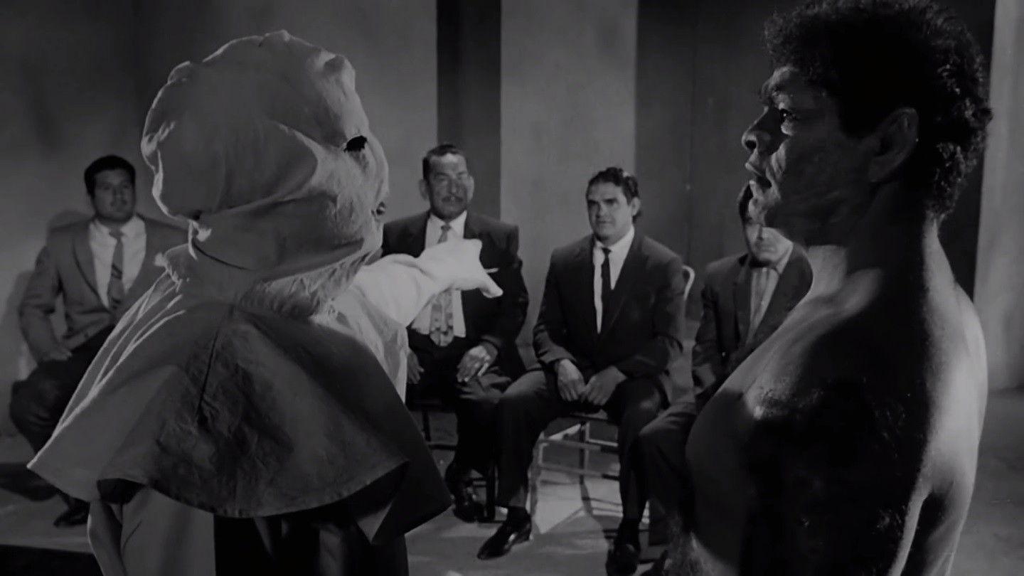 Las luchadoras contra el médico asesino