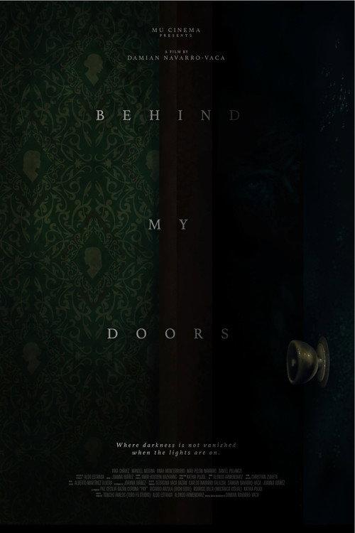 Detrás de mis puertas