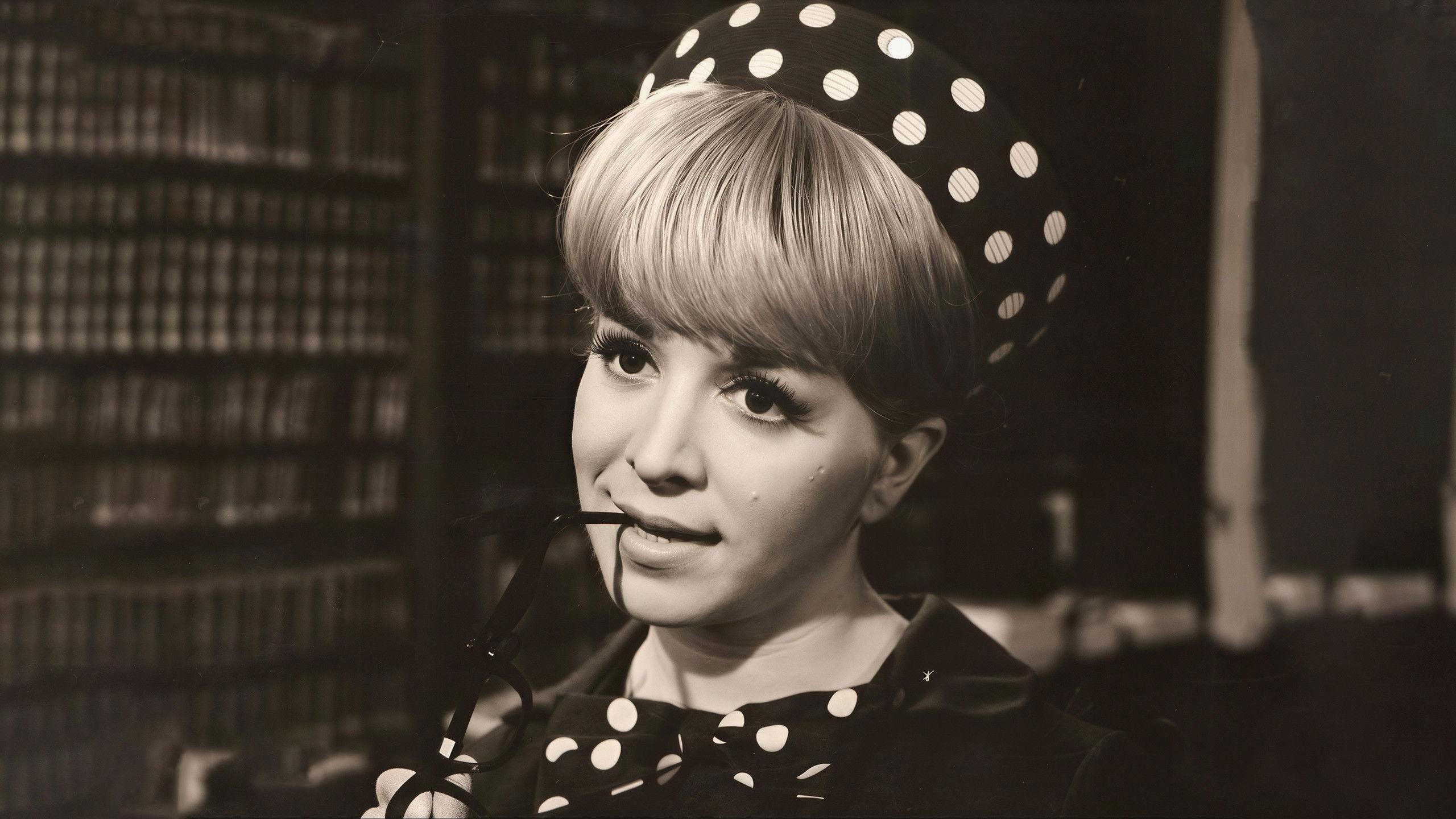 Mi secretaria está loca... loca... loca