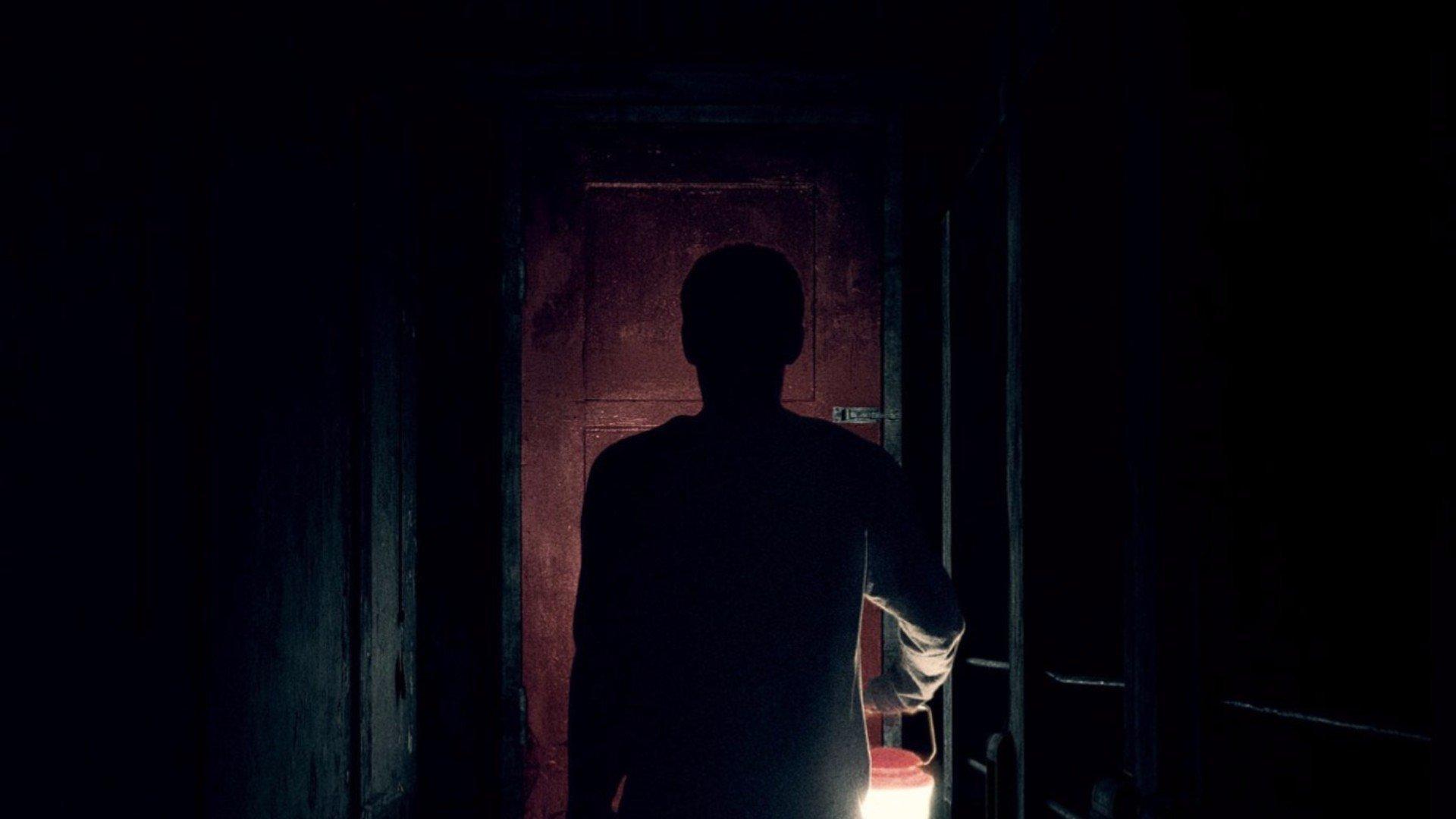 To przychodzi po zmroku