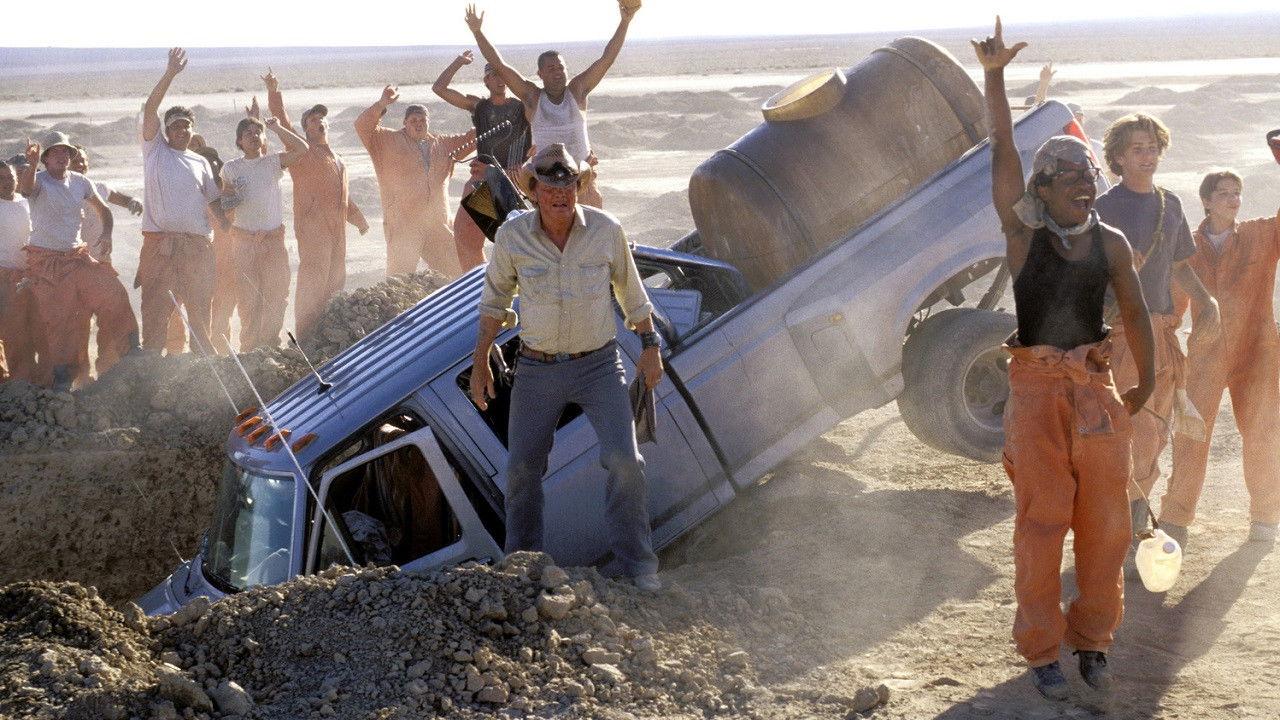 Kto pod kim dołki kopie ...