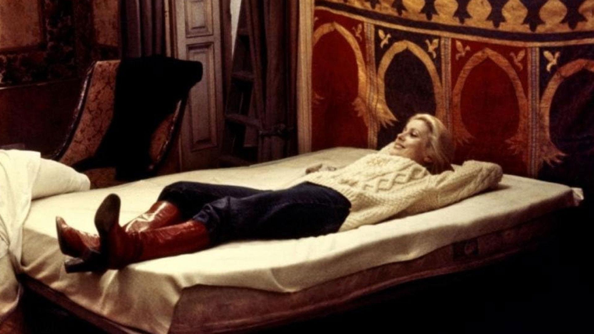 La Femme aux bottes rouges