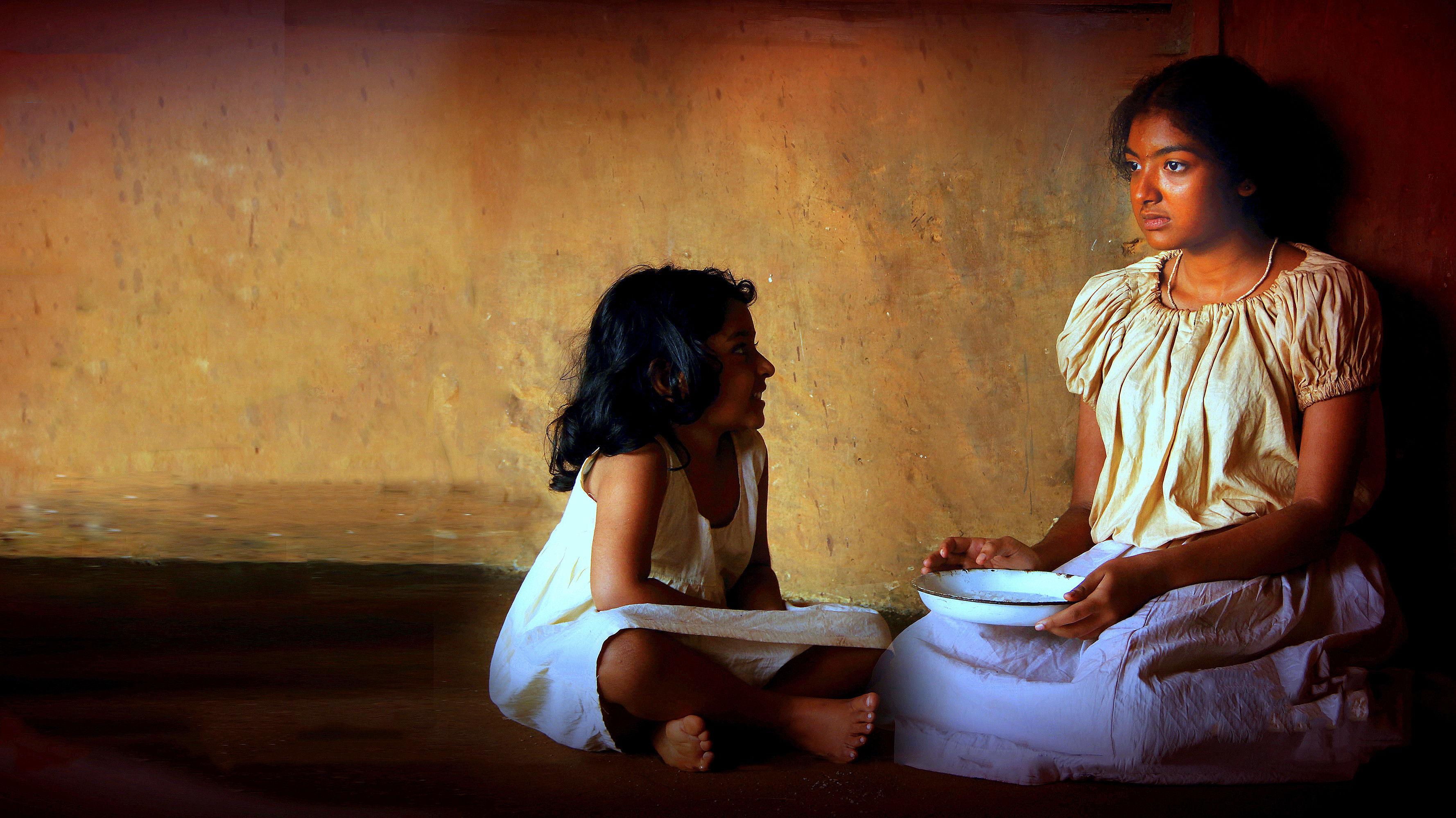 അക്കല്ദാമയിലെ പെണ്ണ്