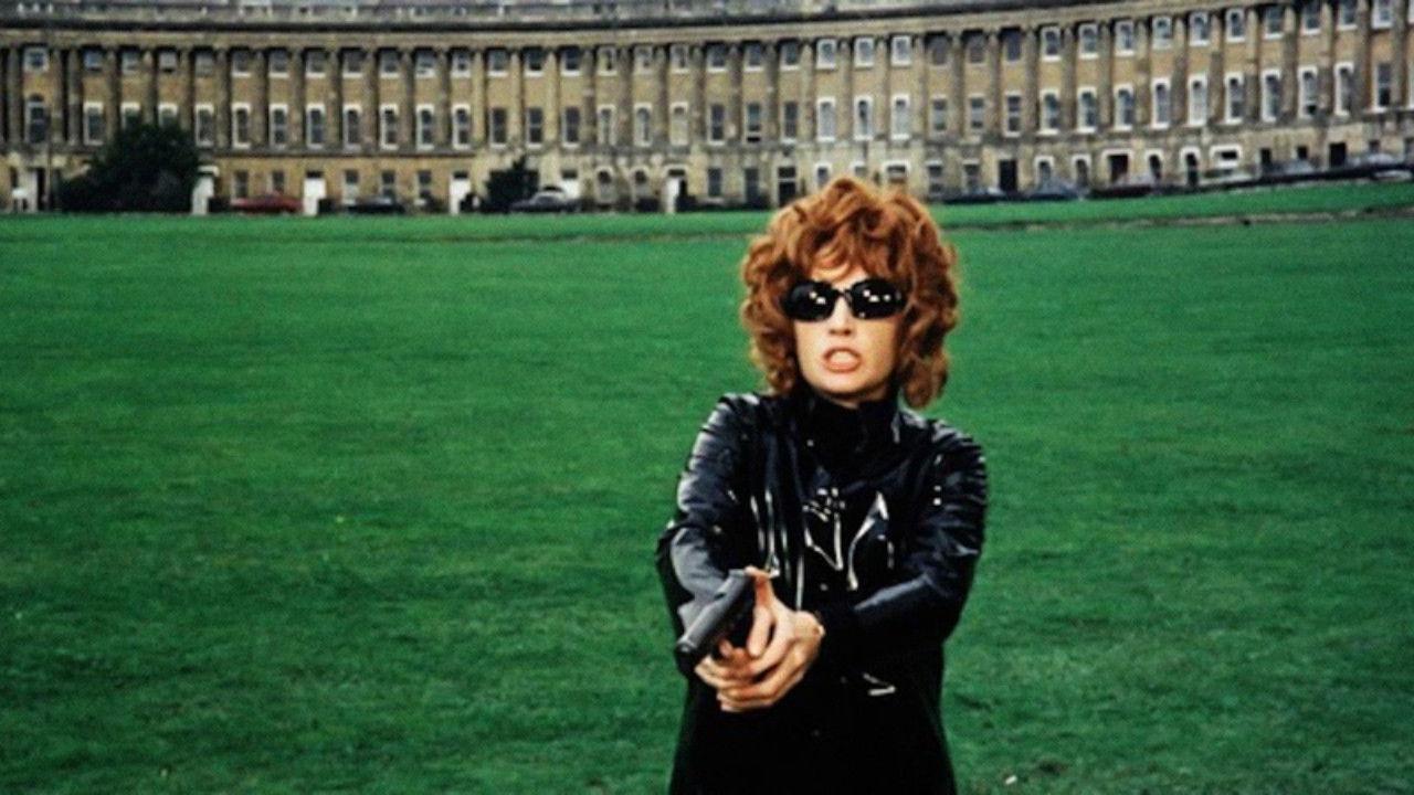 La ragazza con la pistola