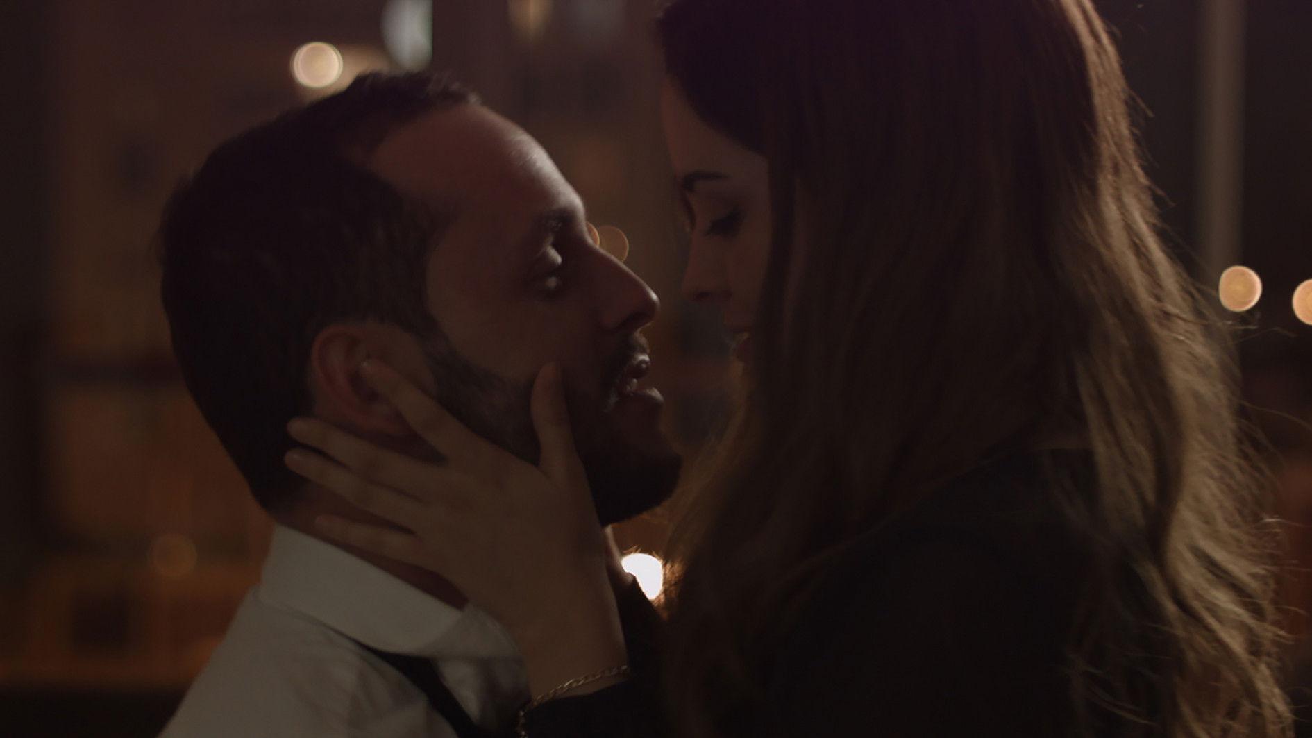 Un Cuento De Amor (La Verdad Que Nadie Cuenta Pero Todos Conocen)